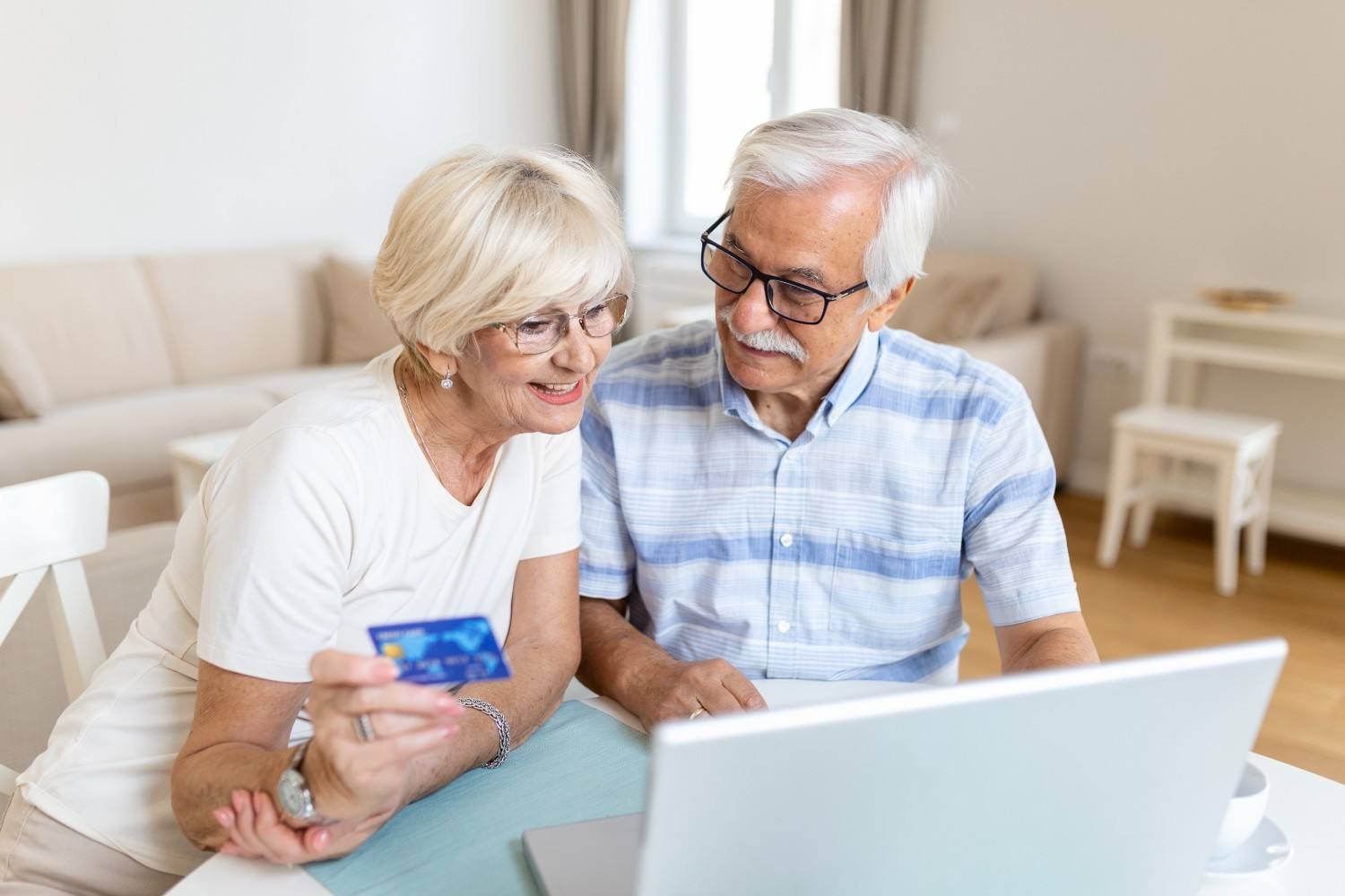 How Ecommerce Makes Senior Shopping More Convenient